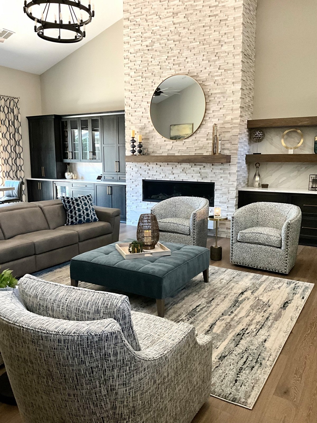 Living room by Mia Bella Designs, Westchase Retreat Addition, Tampa